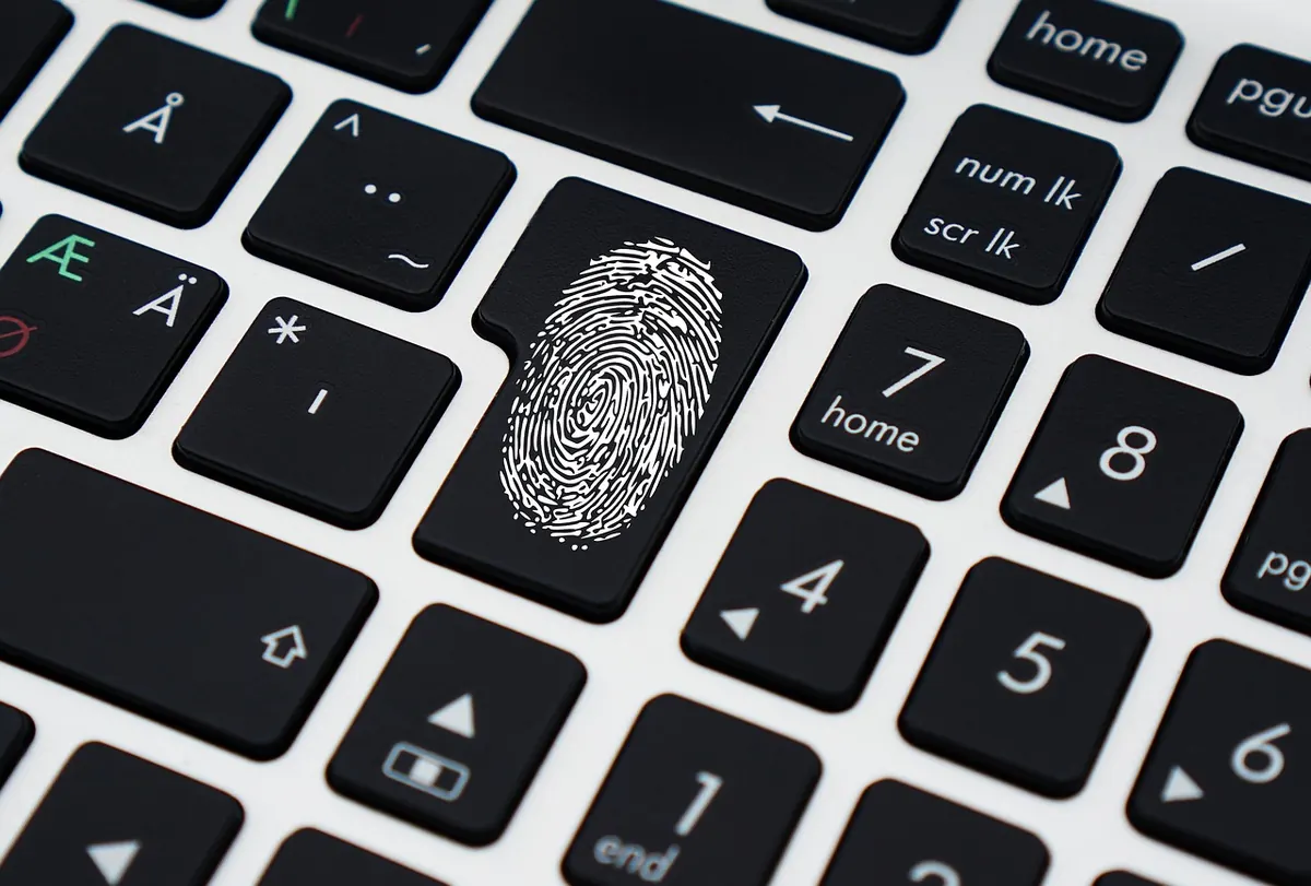 Biometric vs Keypad vs Dial Safes: Failure Rates, Battery Life, and Bypass Risks